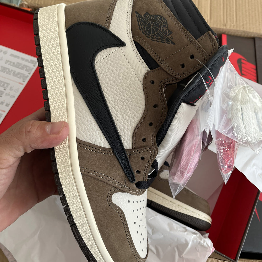 JORDAN 1 RETRO HIGH TRAVIS SCOTT MOCHA CACTUS JACK